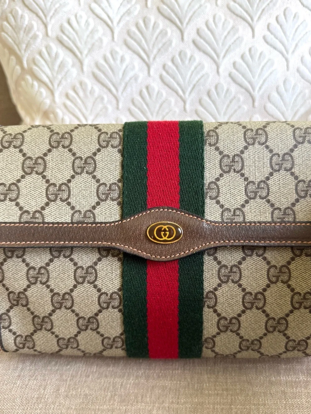 Authentic Gucci brown monogram supreme canvas clutch bag red green accents